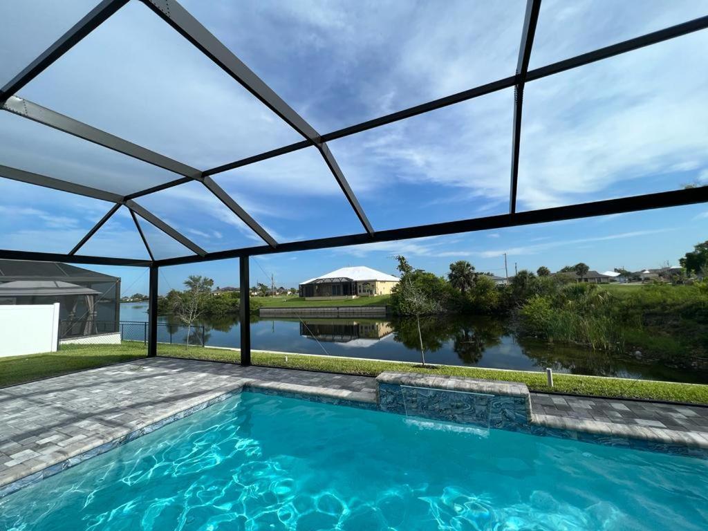 Newly Built Villa Ballerina With Heated Pool And Incredible View Into Beautiful Arrowheadcanal Cape Coral Esterno foto