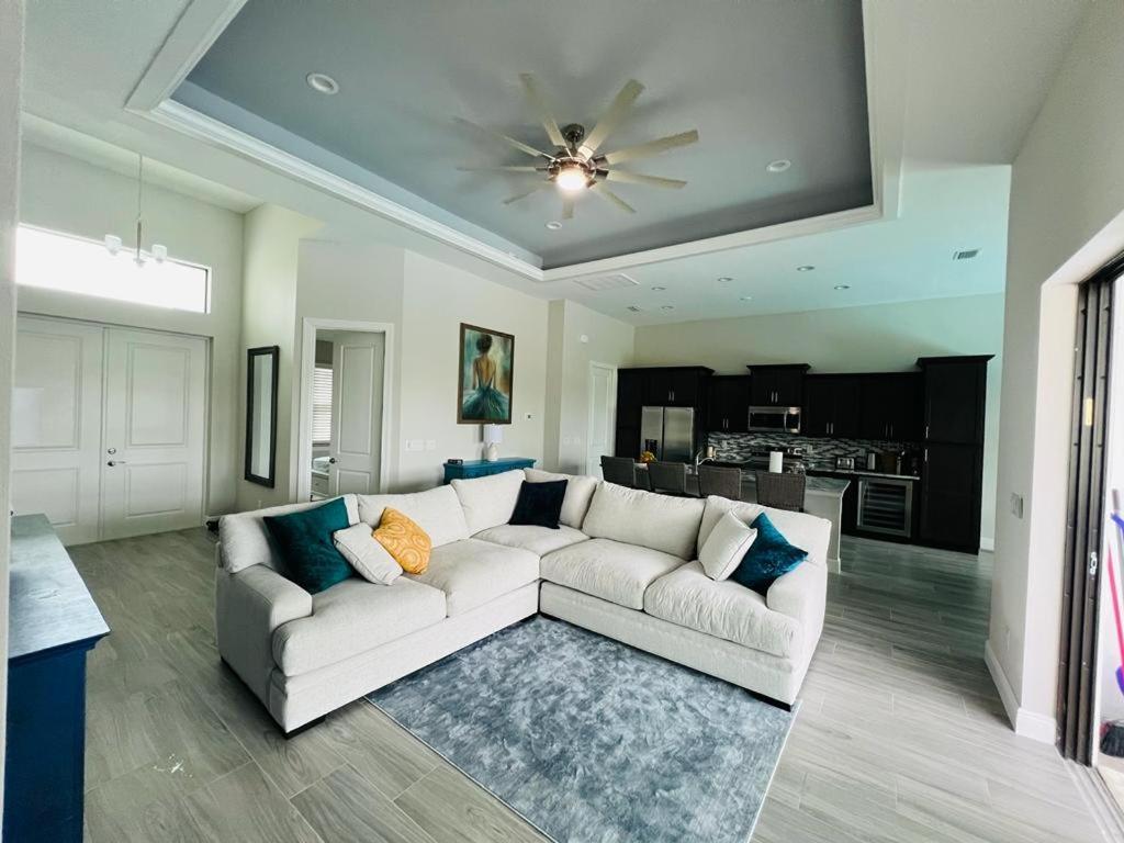 Newly Built Villa Ballerina With Heated Pool And Incredible View Into Beautiful Arrowheadcanal Cape Coral Esterno foto