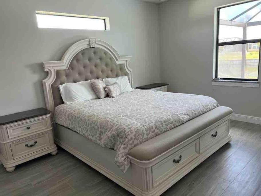 Newly Built Villa Ballerina With Heated Pool And Incredible View Into Beautiful Arrowheadcanal Cape Coral Esterno foto