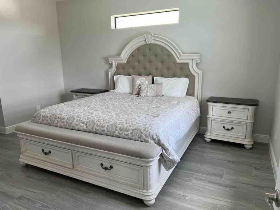 Newly Built Villa Ballerina With Heated Pool And Incredible View Into Beautiful Arrowheadcanal Cape Coral Esterno foto
