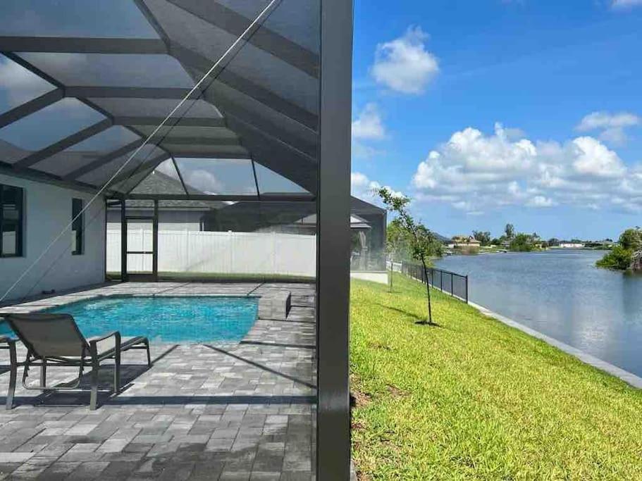 Newly Built Villa Ballerina With Heated Pool And Incredible View Into Beautiful Arrowheadcanal Cape Coral Esterno foto