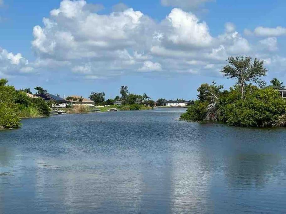 Newly Built Villa Ballerina With Heated Pool And Incredible View Into Beautiful Arrowheadcanal Cape Coral Esterno foto